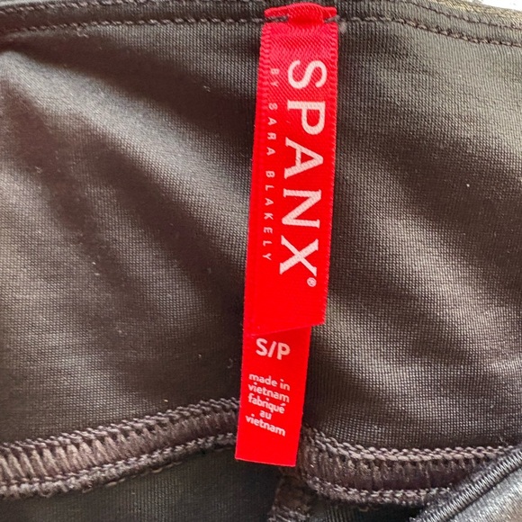 Spanx womens Faux Leather Leggings black high waist  Size small preloved no flaw - Picture 2 of 5